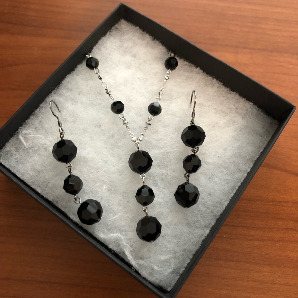 Onyx necklace and earrings set